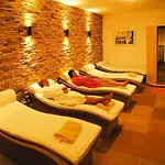 In Kitzbuehel Alps With Wellness Area فيلدشوناو